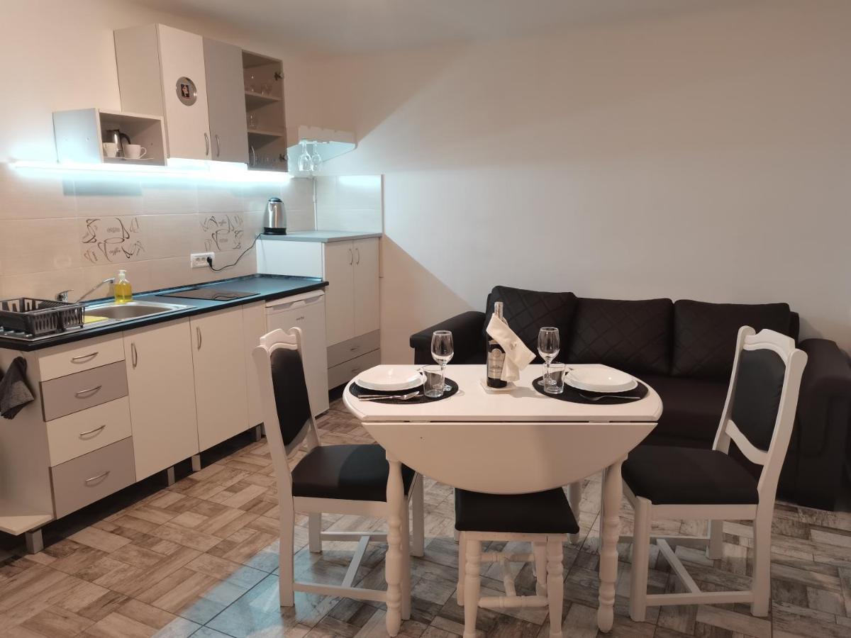 Carla'S Place Ap 2 أرادايا المظهر الخارجي الصورة